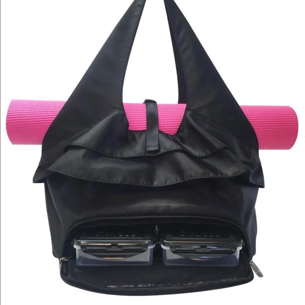 NWT SIX PACK FITNESS SANA YOGA MEAL PREP BAG WITH FOOD CONTAINERs